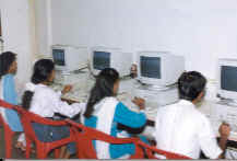 कंप्यूटर प्रयोगशाला छवि